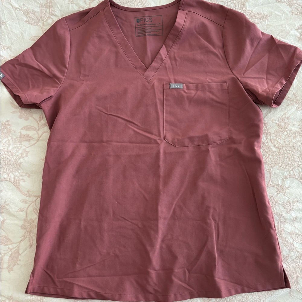 FIGS Women's Scrub Set in Burgundy - Picture 2 of 6